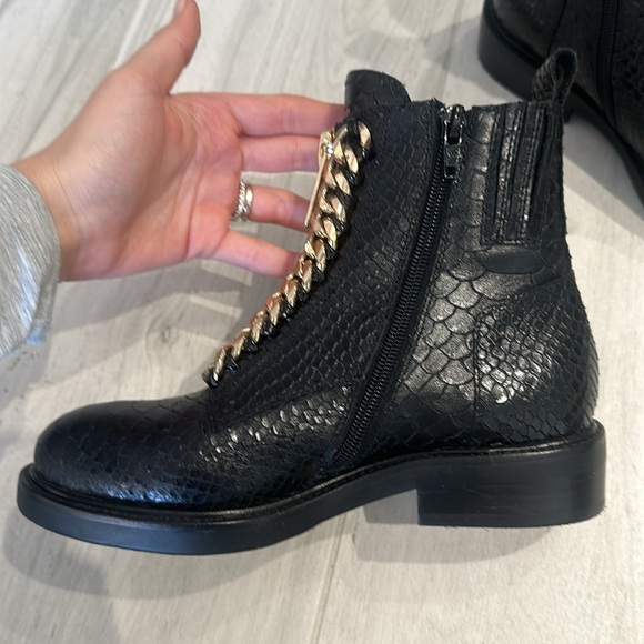 Jeffrey Campbell Snakeskin Chainlink Boots Size 5 - Picture 4 of 7
